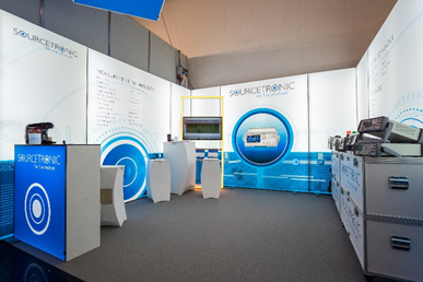 Sourcetronic Stand auf einer Messe